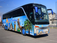 Agentia de turism HELLO HOLIDAYS inchiriaza 2 autocare